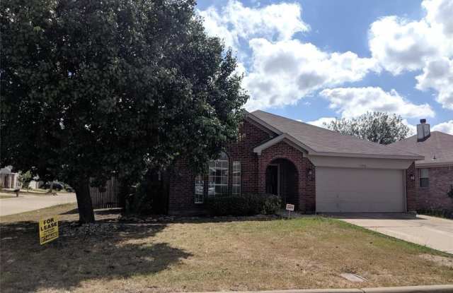 7216 Park Creek Circle W - 7216 Park Creek Circle West, Fort Worth, TX 76137