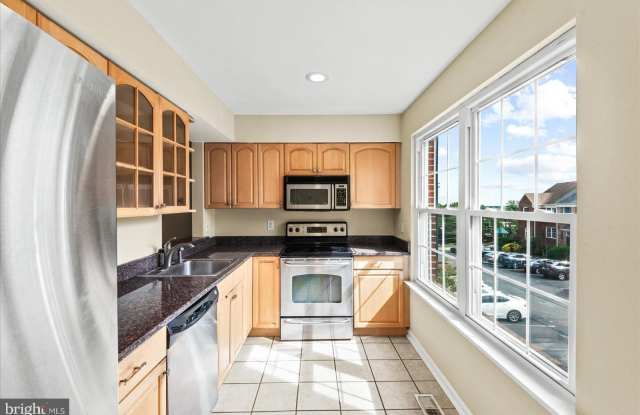 2112 HUTCHISON GROVE Court Gallery 3