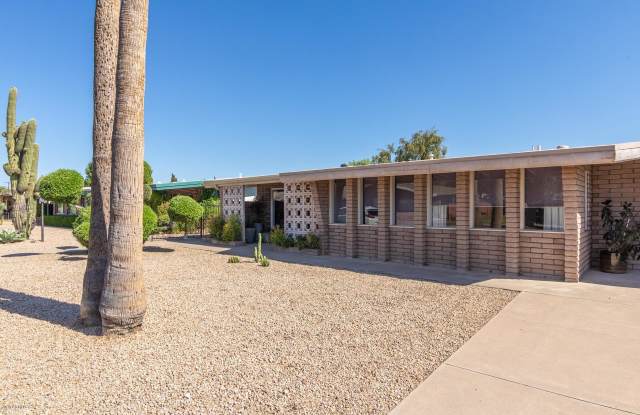 3717 E GLENROSA Avenue Gallery 2