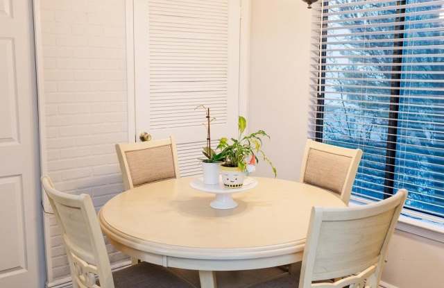 9576 JAYHAWK Terrace Gallery 4