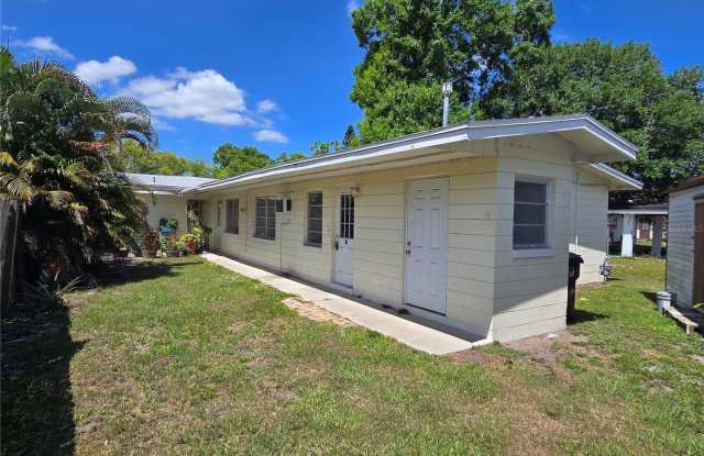 Charming 1/1 Duplex in St. Cloud – No HOA  Prime Location! photos photos