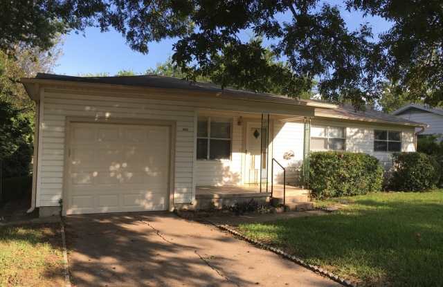 2 WEEKS FREE RENT + $1,295 - Country living in the heart of Copperas Cove! photos photos