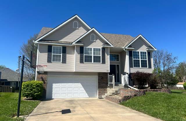 1400 Summit Crest Ct - 1400 Summit Crest Court, Warrensburg, MO 64093