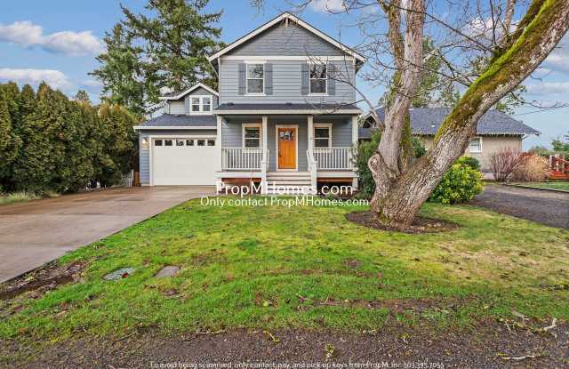 Lovely 4 Bedroom Home in West Linn - Modern Kitchen! photos photos