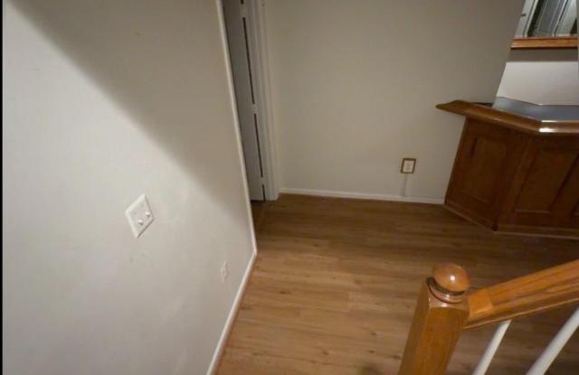 16664 RESERVOIR Loop Gallery 2