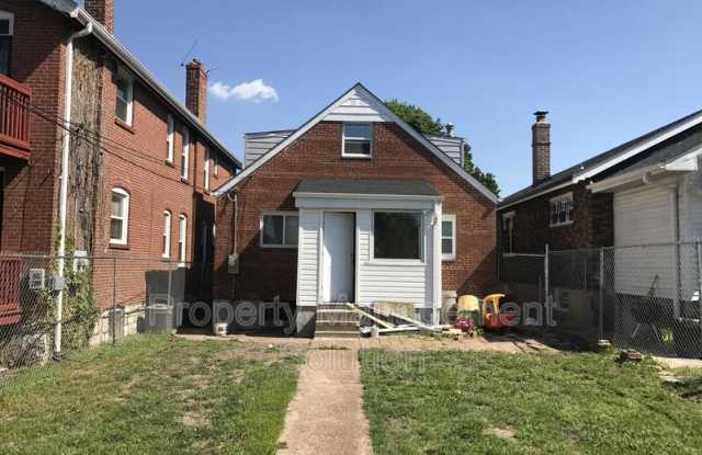 4737 Plover Gallery 3
