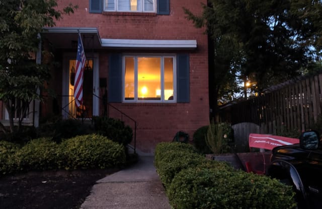 12 E Spring St - 12 East Spring Street, Alexandria, VA 22301