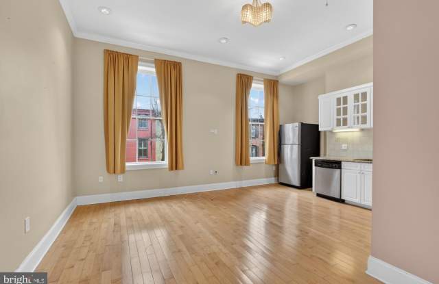 1708 PINE Street unit: 3 photos photos