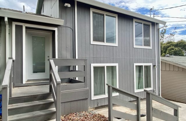 Two story 3/2 town house - 46 Cherokee Road, Oroville, CA 95965
