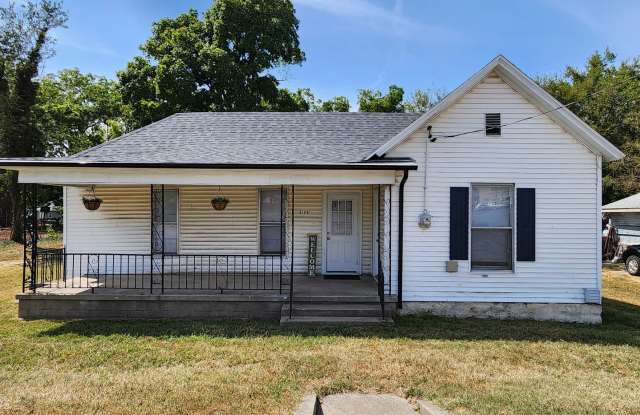 Spacious 3-Bedroom, 1-Bathroom Home AVAILABLE NOW!! photos photos