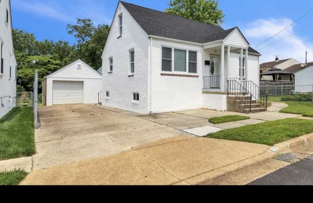 1000 Spruce Ave photos photos