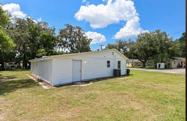5620 1ST STREET - 5620 1st Street, Zephyrhills, FL 33542