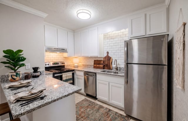 Forest Pointe Apartments Gallery 1