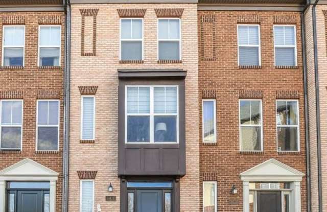 Stylish townhouse in ideal Frederick location available mid July! photos photos
