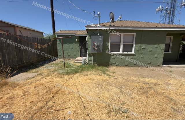 One Bedroom Back house- Available Now! Gallery 3
