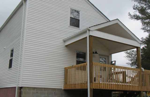 2 bed, 1.5 bath Single Family Home Gallery 4