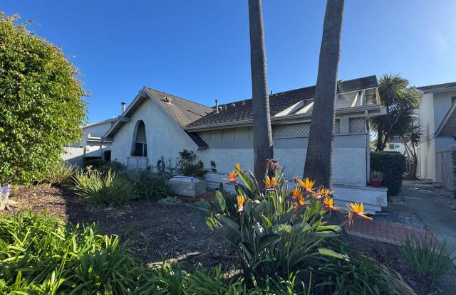 Penthouse Living in Ventura Keys – Harbor Village Condo photos photos