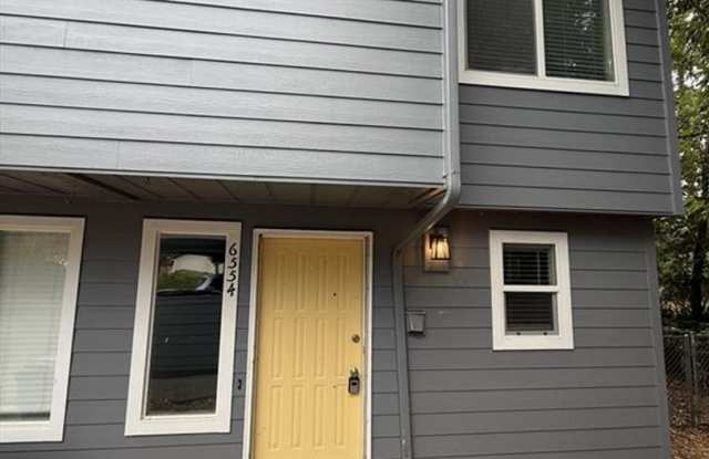 6554 SW 192nd Avenue ~ Completely Remodeled End Unit in Triplex photos photos