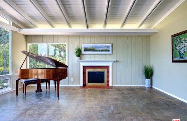 7600 TRUXTON Avenue - 7600 Truxton Avenue, Los Angeles, CA 90045