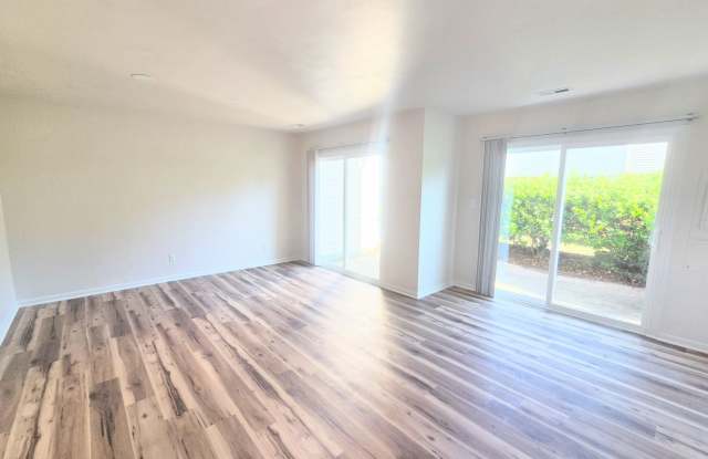 3 bedroom/ 1.5 bathroom- The Midlands Gallery 3