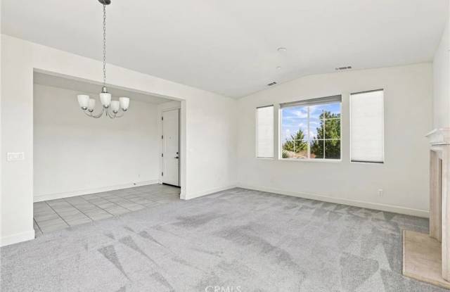 Beautiful 3-Bedroom Home with Spacious Yard & 3-Car Garage Gallery 3