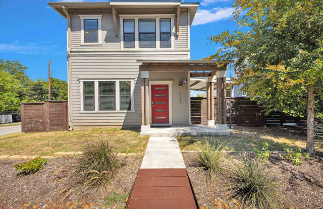2 Bed / 2.5 Bath Home Available in Dignowity Hill Historic District photos photos