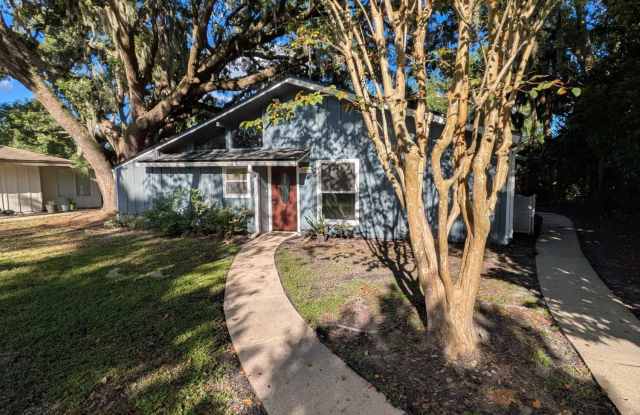 10123 LEISURE Lane N - 10123 Leisure Lane North, Jacksonville, FL 32256
