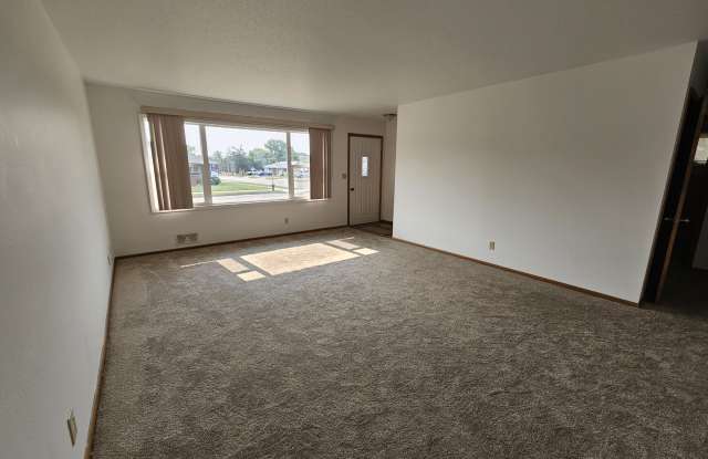 2123 Catherine Dr photos photos