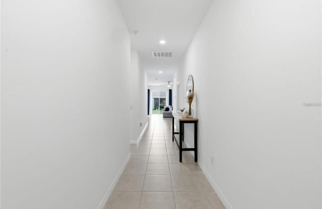 740 RICHMOND ESTATE Avenue Gallery 3