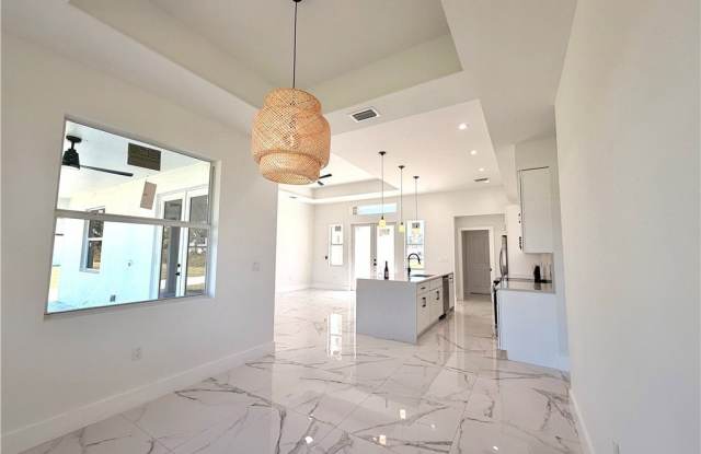 3207 67th Street W Gallery 3