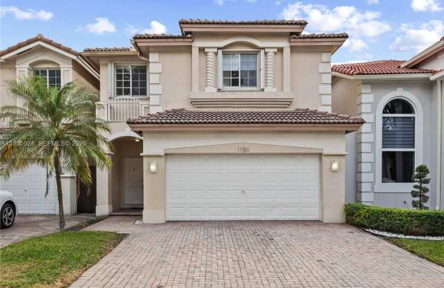 11186 NW 73rd Ter photos photos