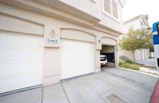 SHOWINGS AVAILABLE NOW Gallery 3