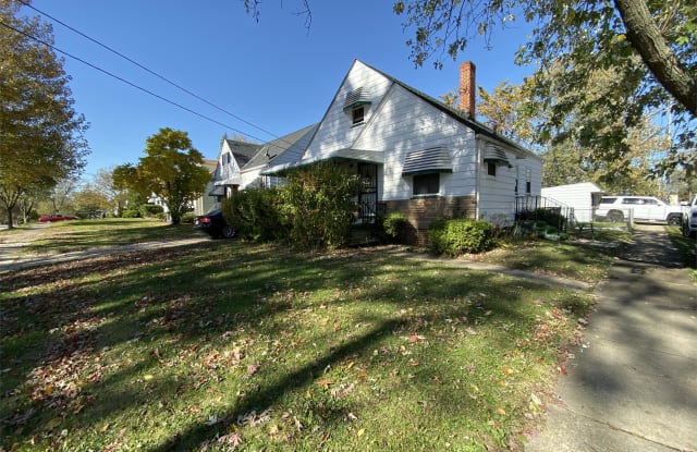 19181 Raymond Avenue - 19181 Raymond St, Maple Heights, OH 44137