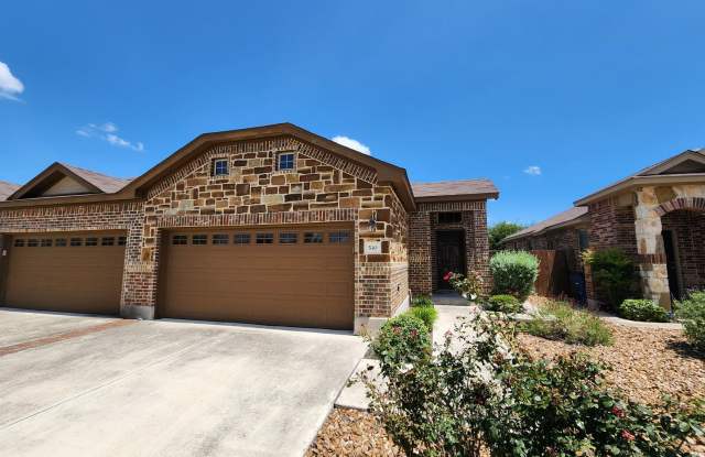 3/2/2 Duplex Close to Freiheit Village & Creekside Shopping, Restaurants, & Entertainment / Fridge / Fenced in Yard / CISD photos photos