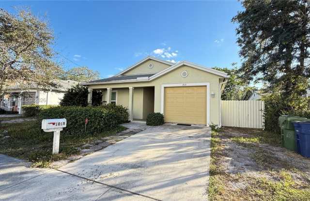 1018 Foster Rd photos photos