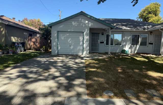 Cozy Duplex in the heart of Fairfield photos photos