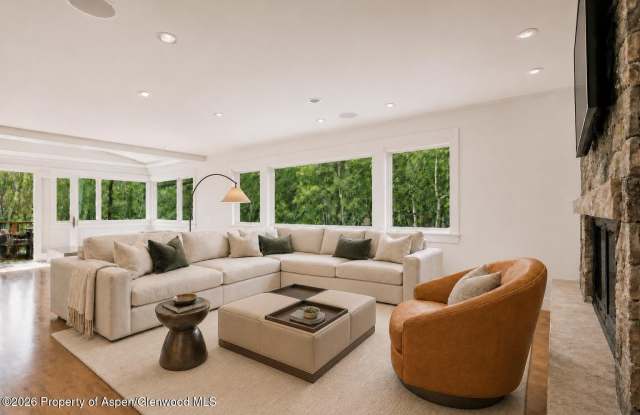 203 Eastwood Drive Gallery 2