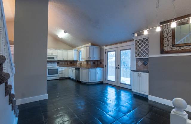 7537 Kingston Circle Gallery 2
