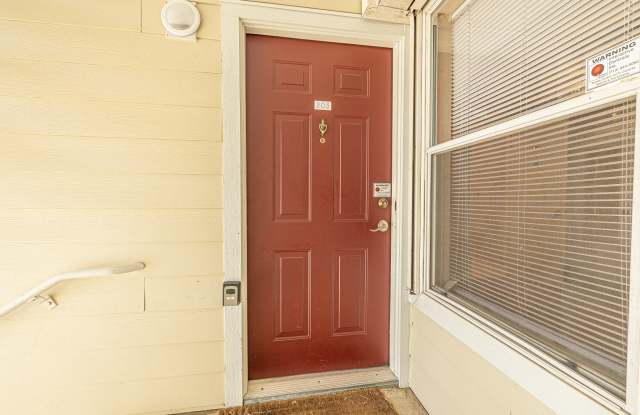 519 Southwest Pkwy - 519 Southwest Parkway, College Station, TX 77840