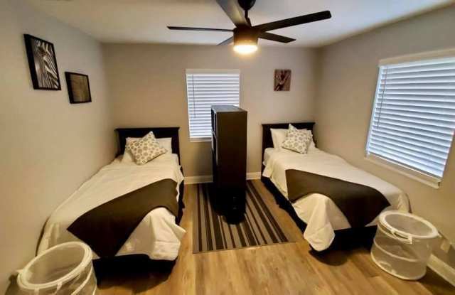 3316 Poinsettia Avenue Gallery 3