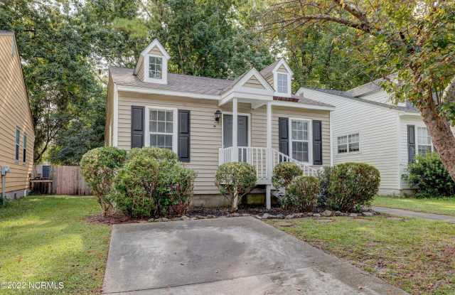 617 Varsity Drive - 617 Varsity Drive, Wilmington, NC 28403