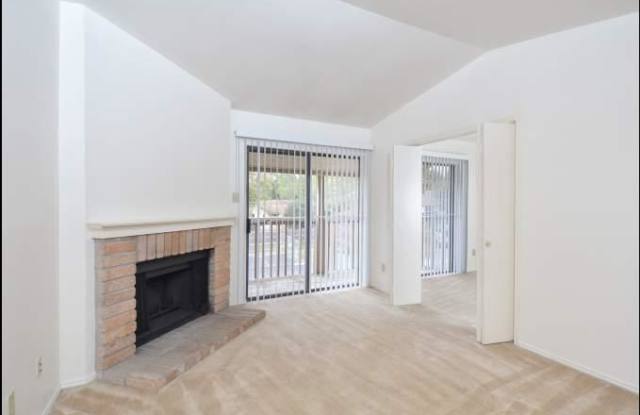2658 Thousand Oaks Dr Gallery 1