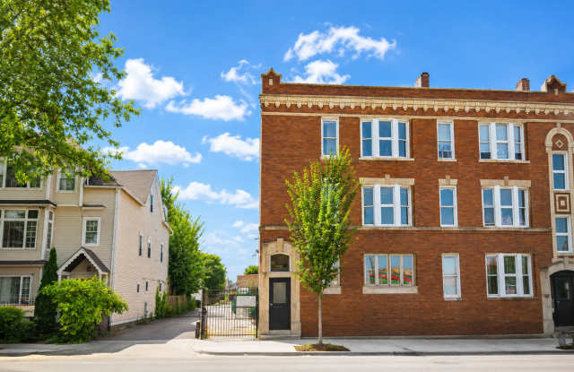 1946 North Kimball Avenue Gallery 1