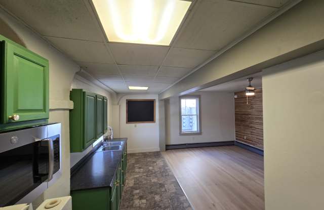 107 6th St photos photos