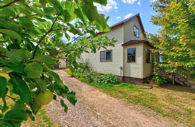 1608 Main Street West Gallery 1