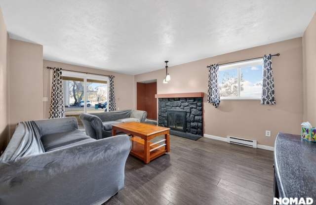 Charming 2BR Condo in Aurora photos photos
