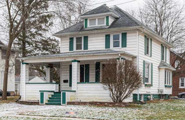 268 Charles Street - 268 Charles Street, Sycamore, IL 60178