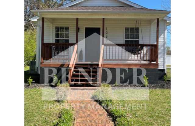 ADORABLE COTTAGE-STYLE HOME photos photos