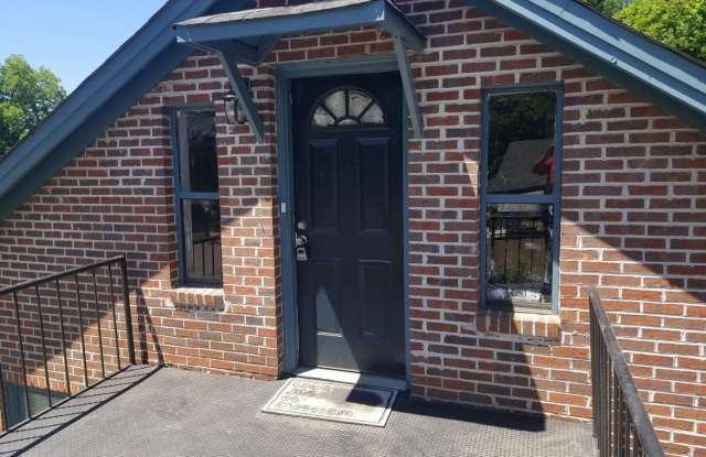 1709 Miriam Street Gallery 2