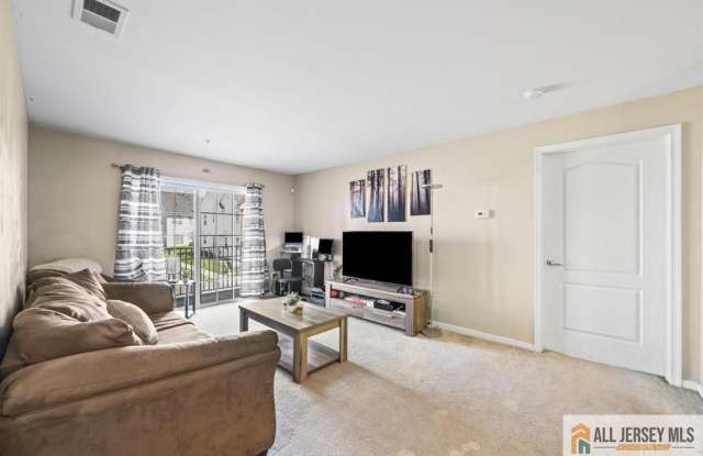 726 Cedar Court Gallery 4